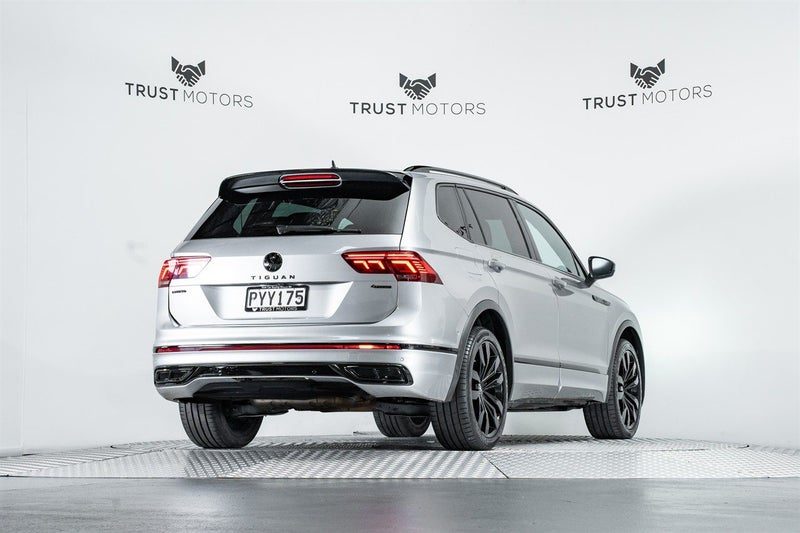 2023 Volkswagen Tiguan Allspace R-Line 4MOTION, photo 3