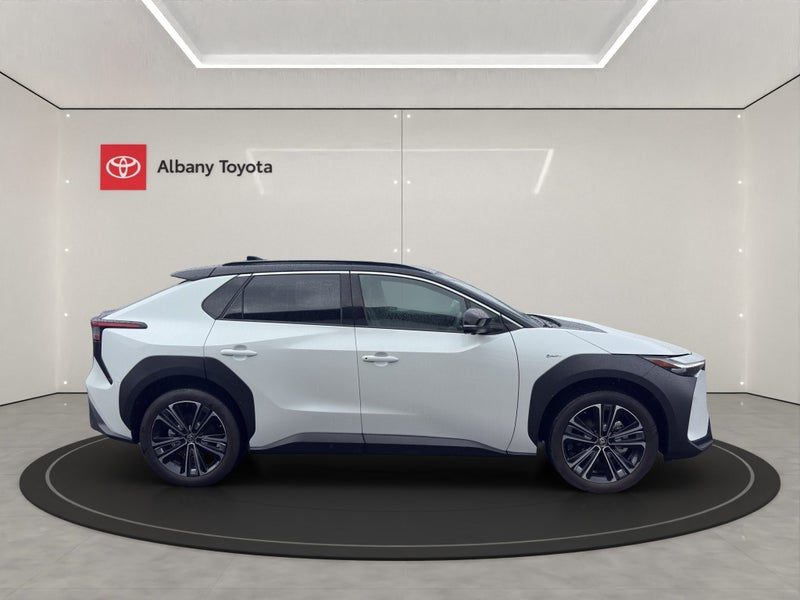 2025 Toyota bZ4X Motion BEV AWD SUV/5D/5S (YEAM..., photo 2