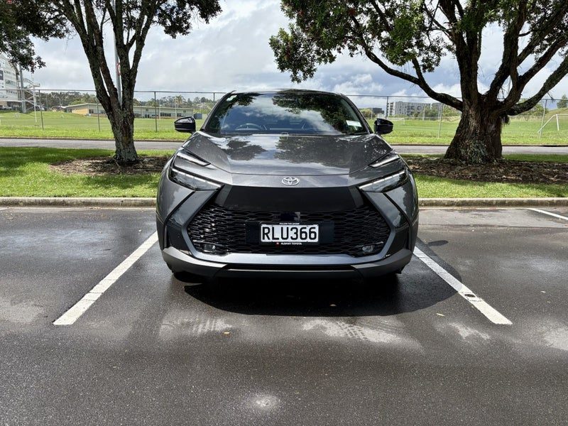 2025 Toyota C-HR Limited 1.8P HEV CVT FWD SUV/5..., photo 2