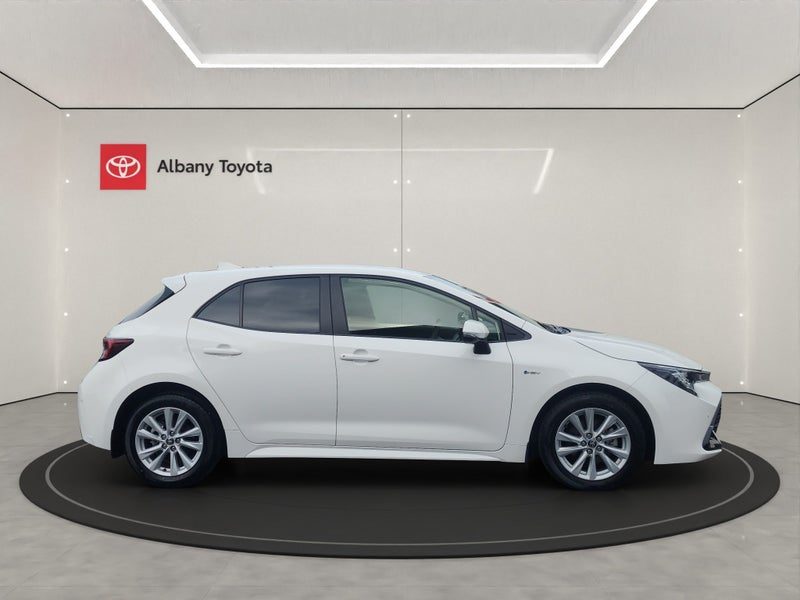 2025 Toyota Corolla SX 1.8P HEV CVT FWD HB/5D/5..., photo 2